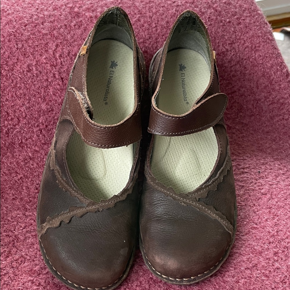 El Naturalista Brown Leather Mary Jane Flats with Scalloped Trim